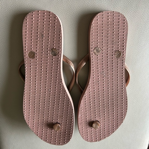 Havaianas Women's Floral Flip Flops - Pink and Gold - Picture 3 of 3